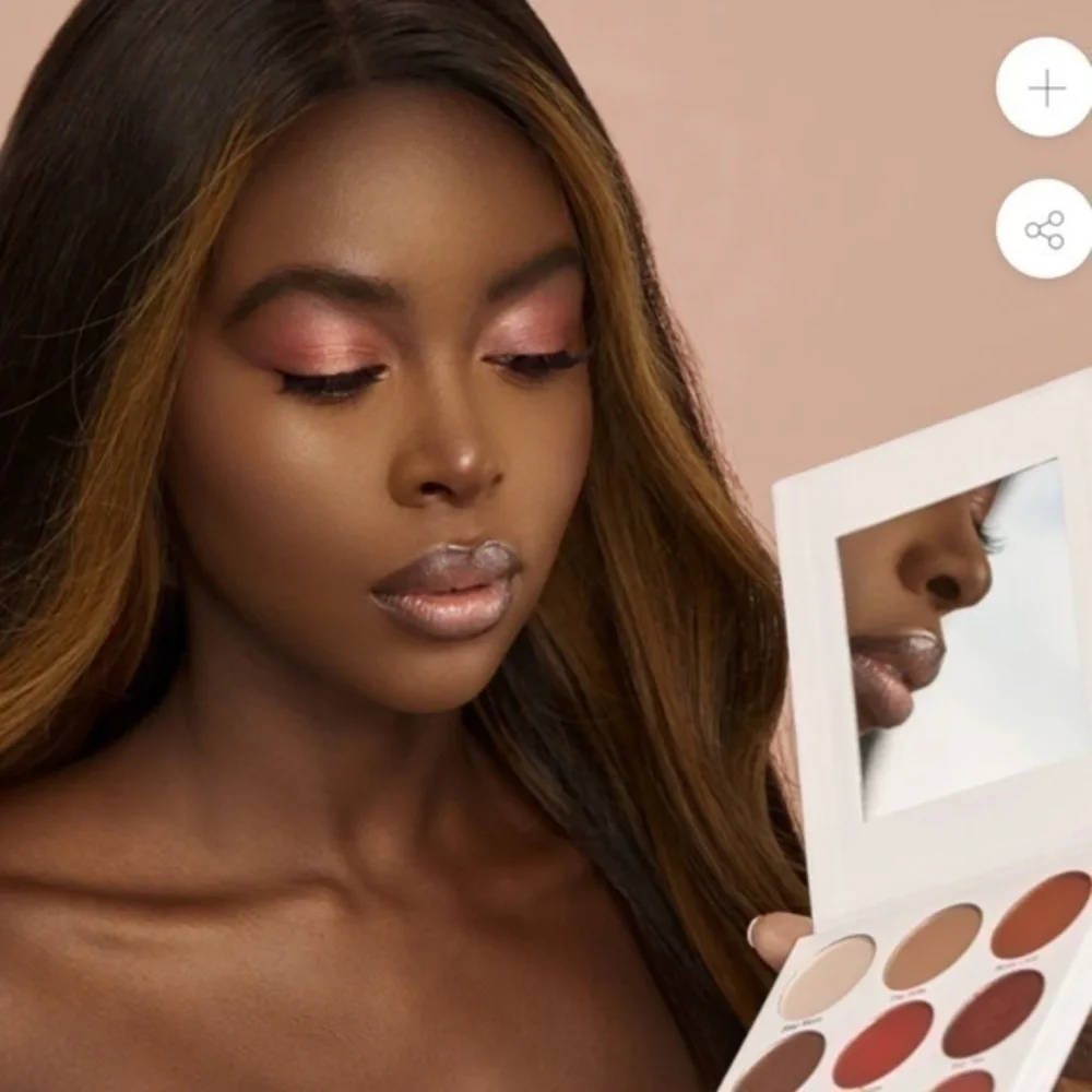 #Give them LALA beauty Grown Women Palette
